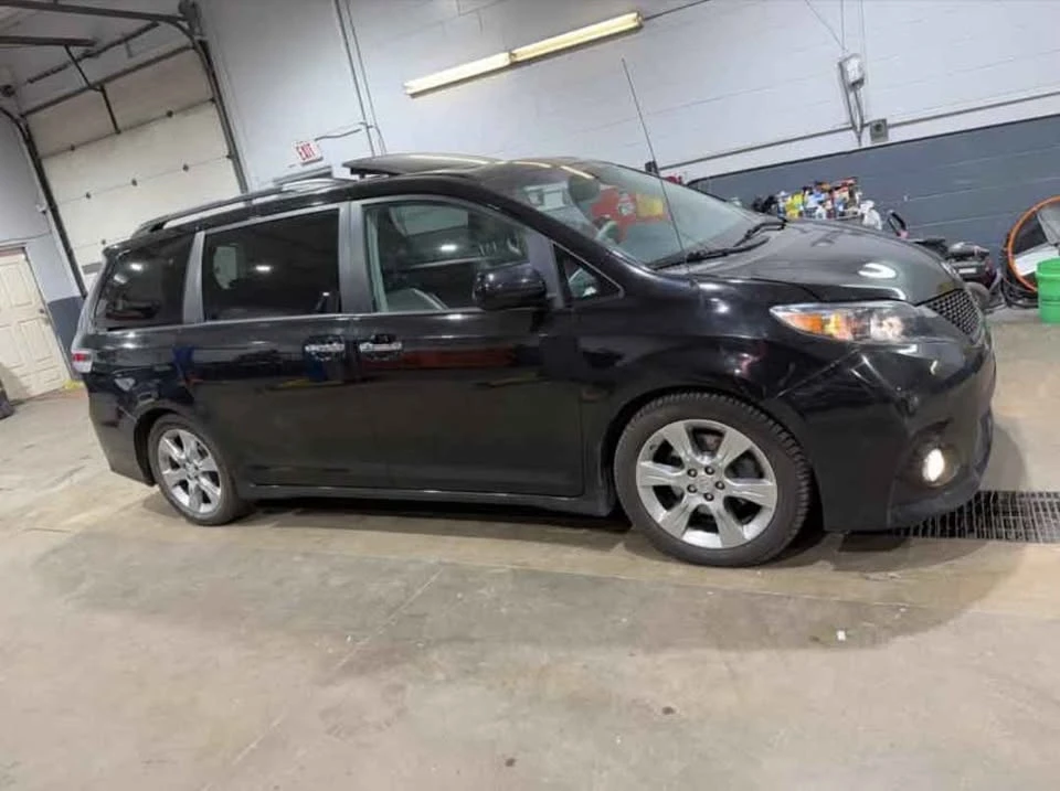 2013 Toyota Sienna 3rd Gen - Image 10 of 11