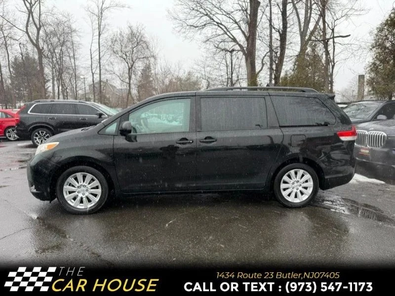 2013 Toyota Sienna 3rd Gen - Image 7 of 12