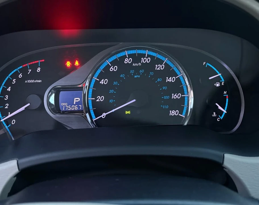 2013 Toyota Sienna 2nd Gen - Image 15 of 19
