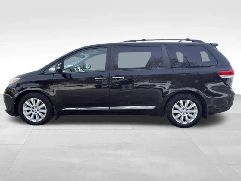 2013 Toyota Sienna 2nd Gen - Image 2 of 12