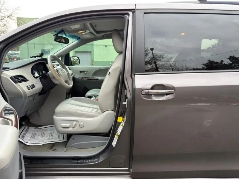 2013 Toyota Sienna 3rd Gen - Image 11 of 12