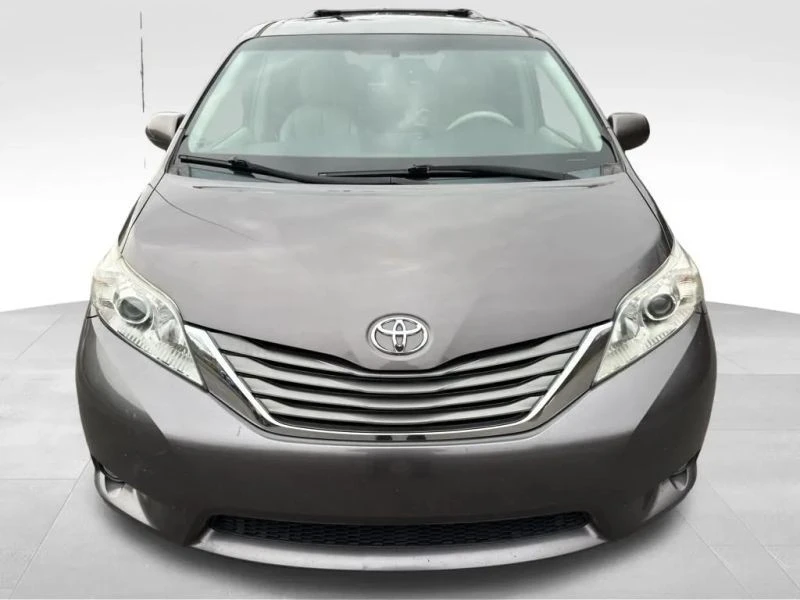 2013 Toyota Sienna 3rd Gen - Image 8 of 12