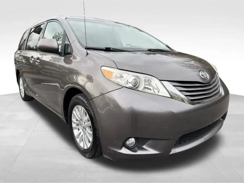 2013 Toyota Sienna 3rd Gen - Image 7 of 12