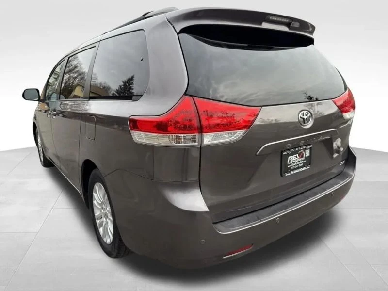 2013 Toyota Sienna 3rd Gen - Image 3 of 12