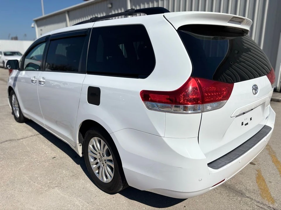 2013 Toyota Sienna 3rd Gen - Image 3 of 21