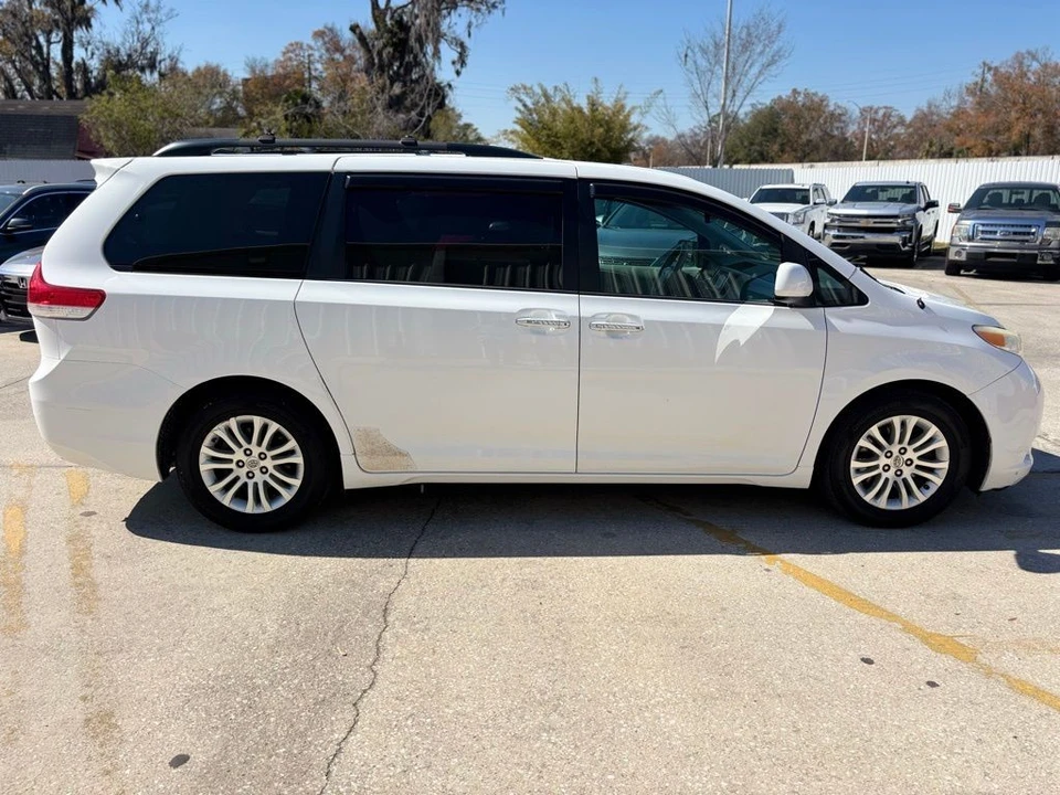 2013 Toyota Sienna 3rd Gen - Image 6 of 21