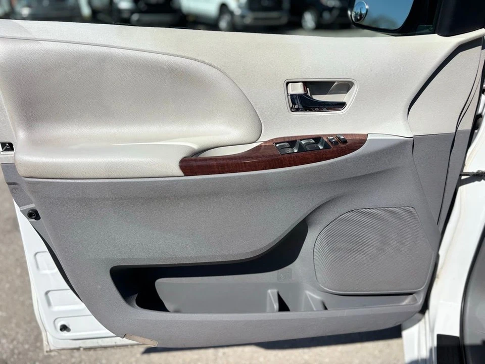 2013 Toyota Sienna 3rd Gen - Image 8 of 21