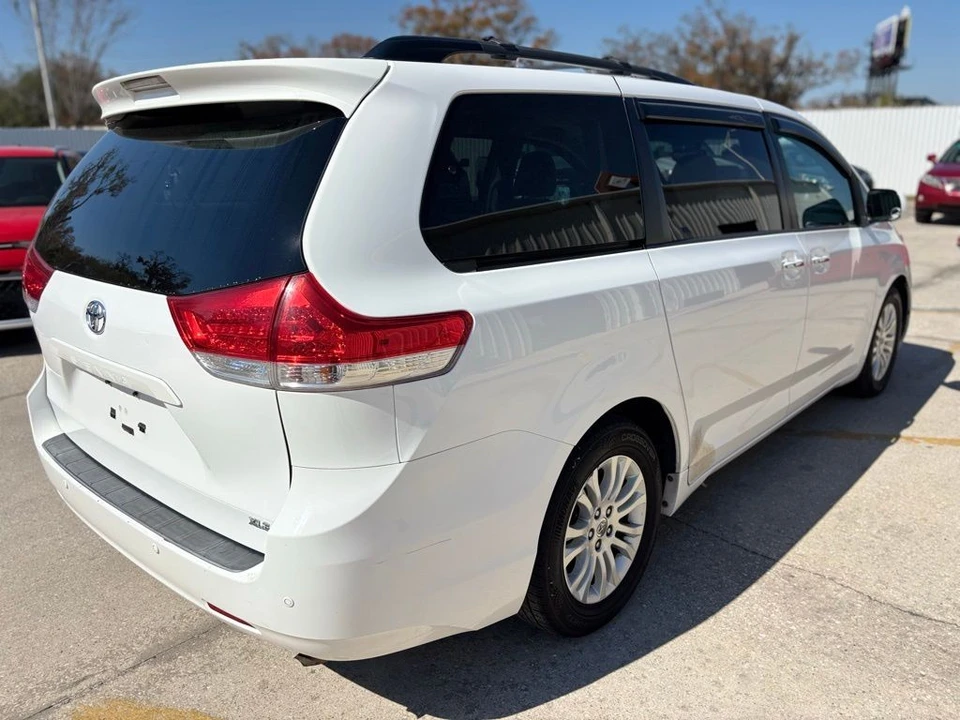 2013 Toyota Sienna 3rd Gen - Image 5 of 21