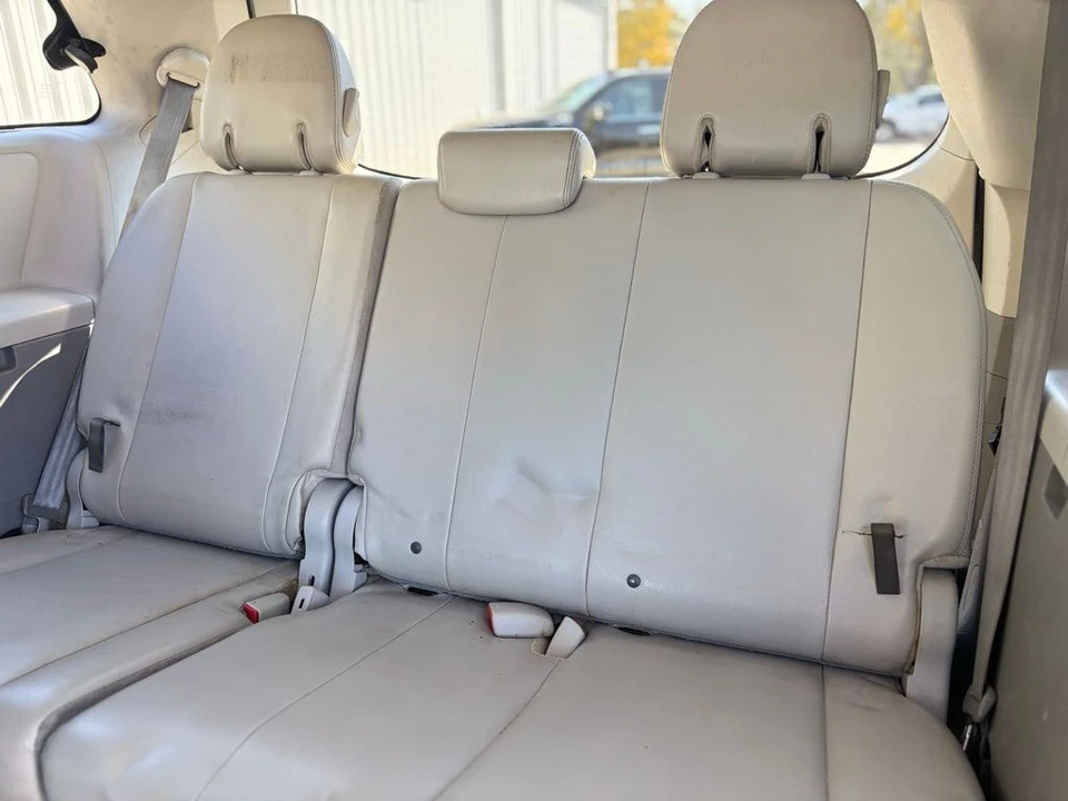 2013 Toyota Sienna 3rd Gen - Image 18 of 21