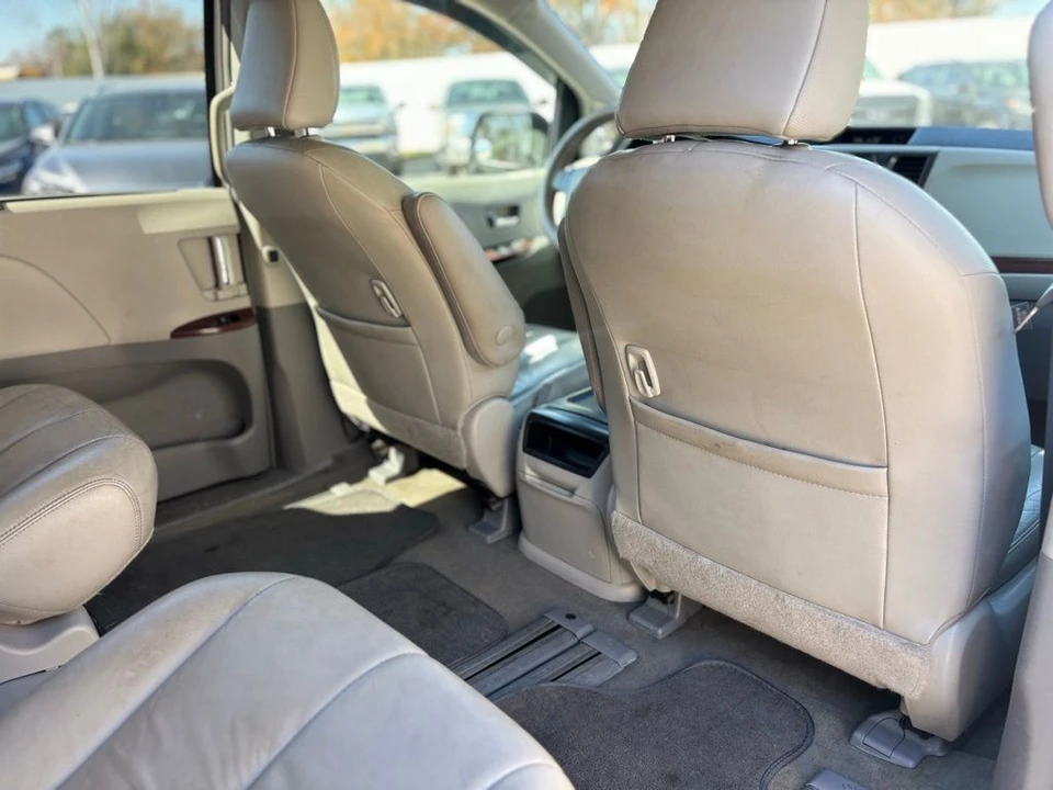 2013 Toyota Sienna 3rd Gen - Image 14 of 21