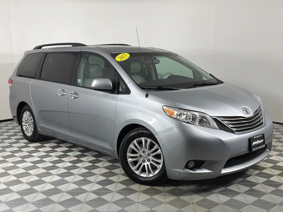 2013 Toyota Sienna 2nd Gen - Image 2 of 12