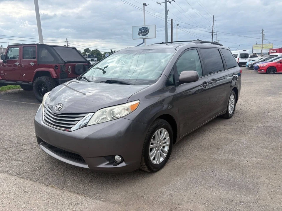 2013 Toyota Sienna 3rd Gen - Image 3 of 15