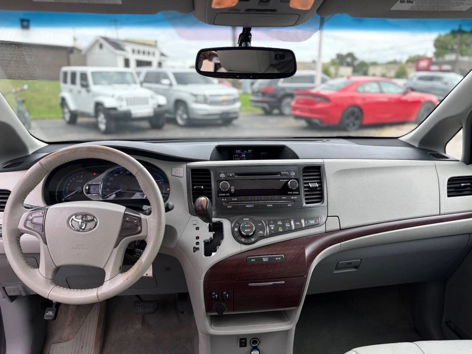 2013 Toyota Sienna 2nd Gen - Image 12 of 12