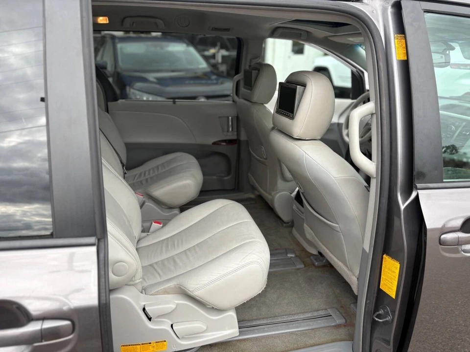 2013 Toyota Sienna 3rd Gen - Image 15 of 15
