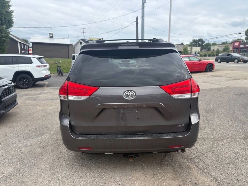 2013 Toyota Sienna 2nd Gen - Image 6 of 12