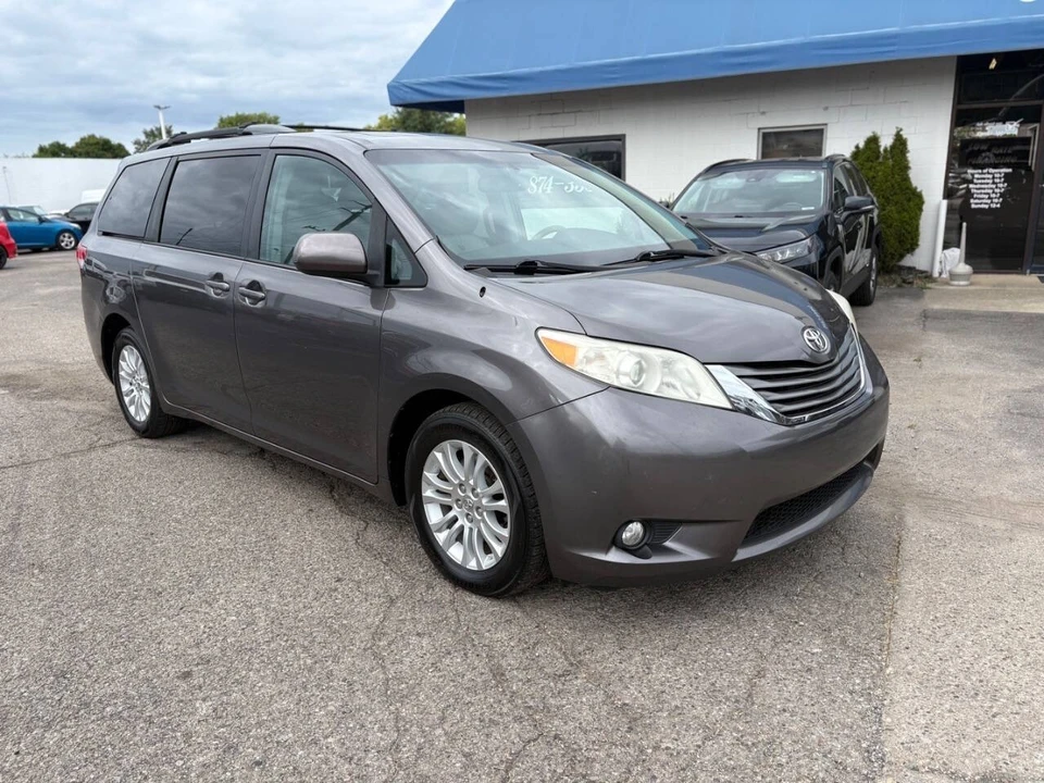 2013 Toyota Sienna 2nd Gen - Image 9 of 12