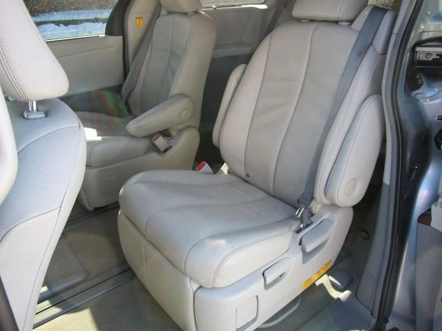 2013 Toyota Sienna 3rd Gen - Image 12 of 21