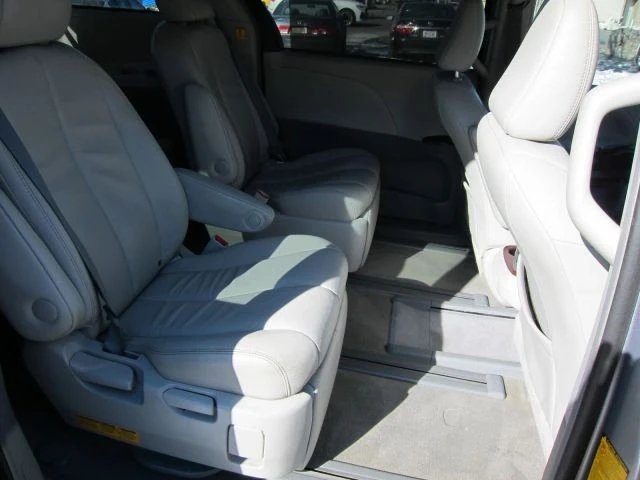2013 Toyota Sienna 3rd Gen - Image 19 of 21