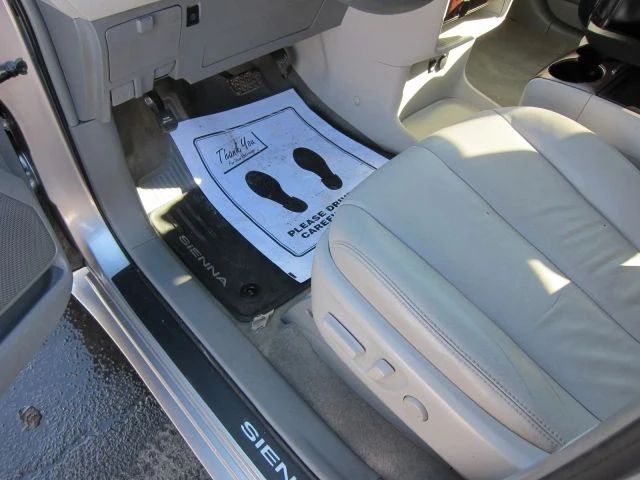 2013 Toyota Sienna 3rd Gen - Image 10 of 21