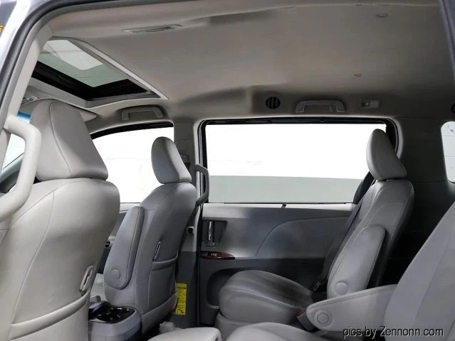2013 Toyota Sienna 3rd Gen - Image 15 of 21