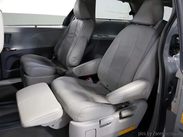 2013 Toyota Sienna 3rd Gen - Image 13 of 21