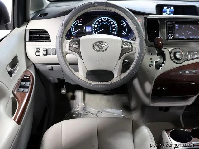 2013 Toyota Sienna 3rd Gen - Image 16 of 21
