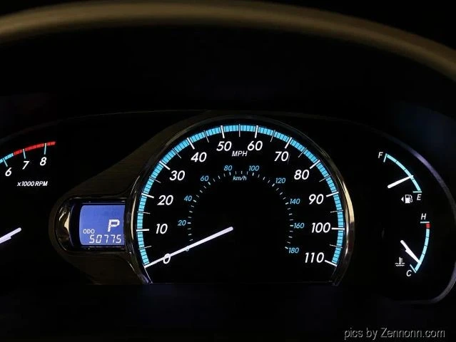 2013 Toyota Sienna 3rd Gen - Image 18 of 21