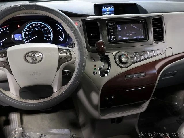 2013 Toyota Sienna 3rd Gen - Image 17 of 21