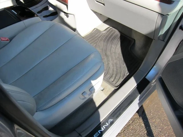 2013 Toyota Sienna 3rd Gen - Image 17 of 21