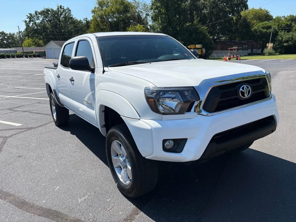 2013 Toyota Tacoma 2nd Gen - Image 2 of 13
