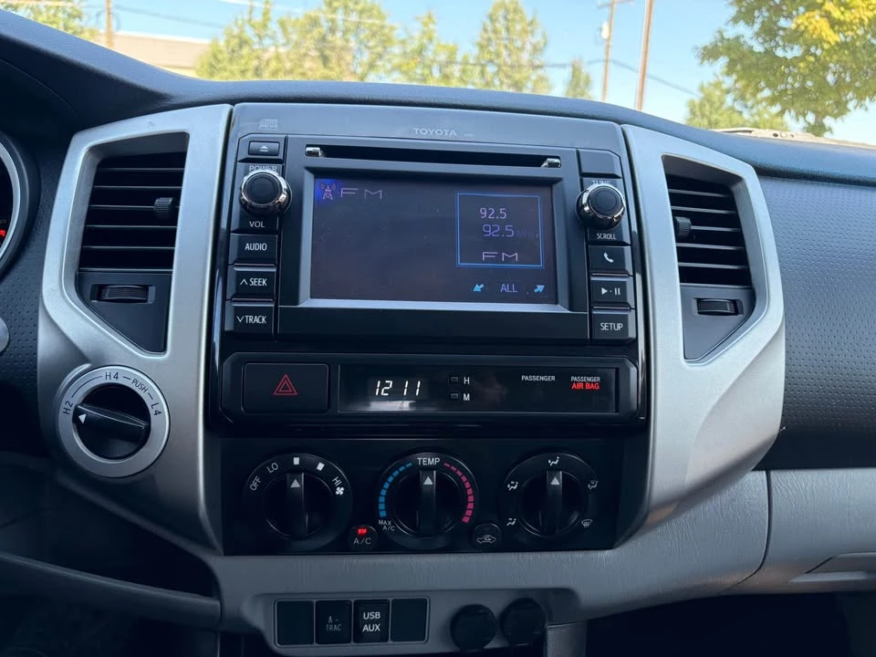 2013 Toyota Tacoma 2nd Gen - Image 10 of 13