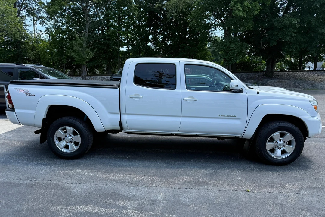 2013 Toyota Tacoma 2nd Gen - Image 3 of 31