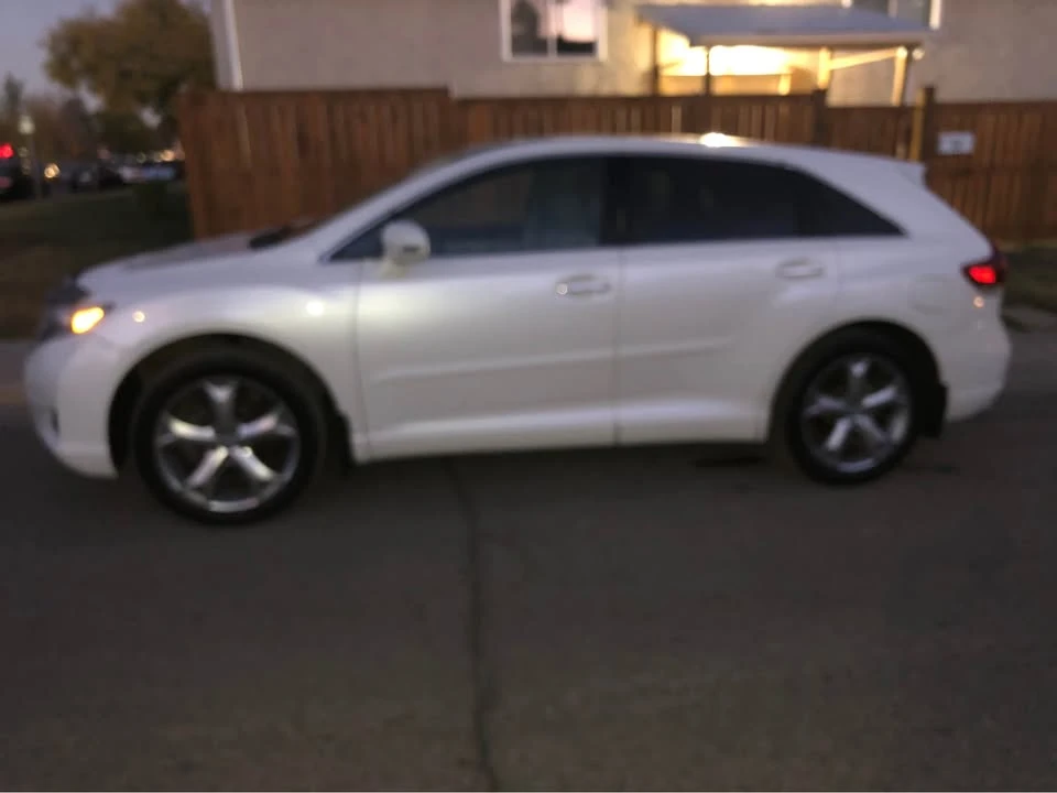 2013 Toyota Venza - Image 17 of 19
