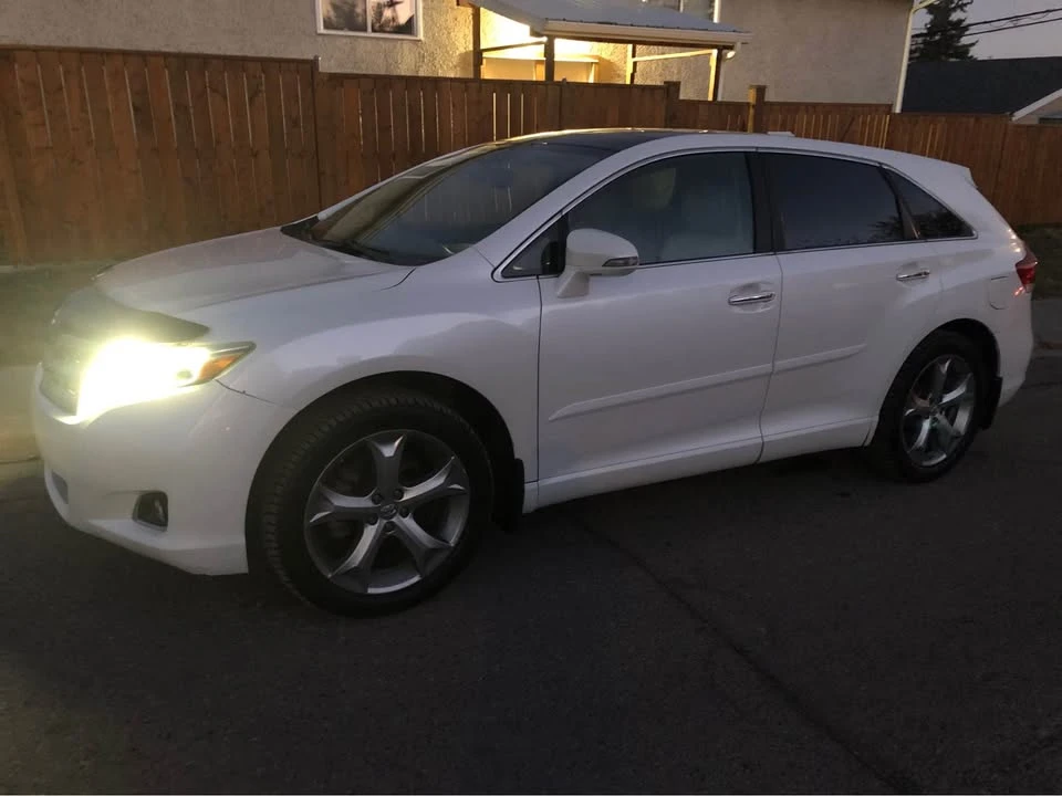 2013 Toyota Venza - Image 18 of 19
