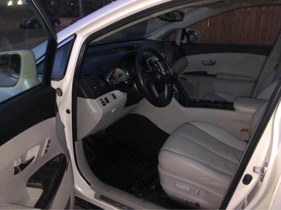 2013 Toyota Venza - Image 9 of 19