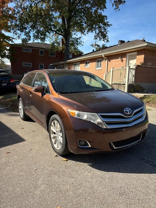 2013 Toyota Venza - Image 2 of 11
