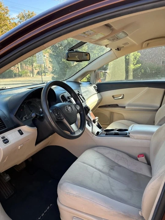 2013 Toyota Venza - Image 8 of 11