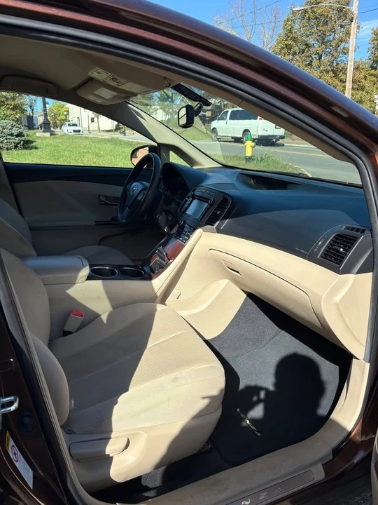 2013 Toyota Venza - Image 7 of 11