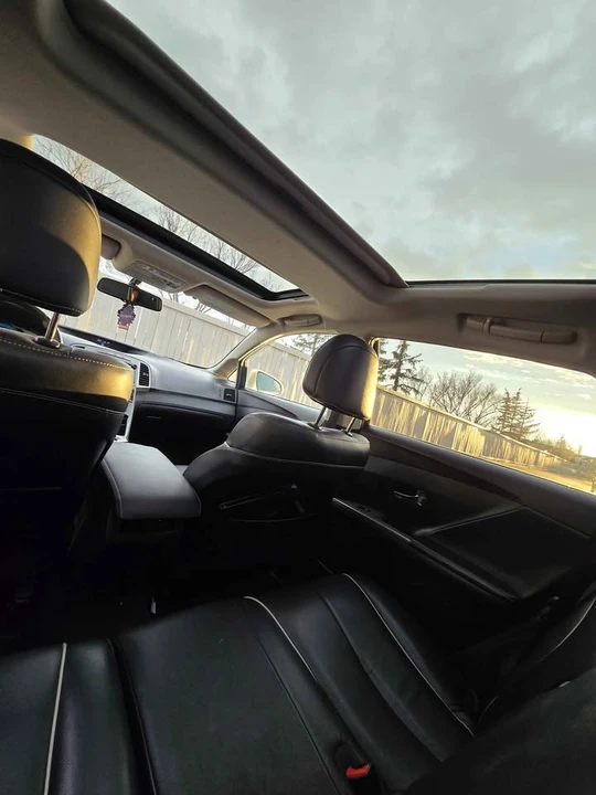 2013 Toyota Venza - Image 8 of 13