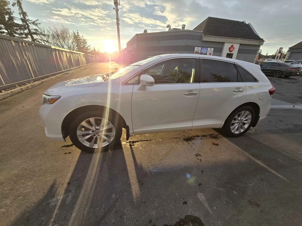 2013 Toyota Venza - Image 2 of 13