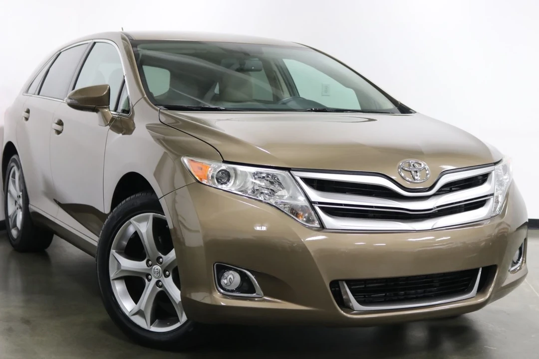 2013 Toyota Venza - Image 2 of 12