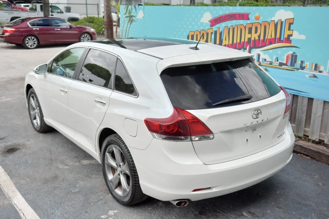 2013 Toyota Venza - Image 6 of 12