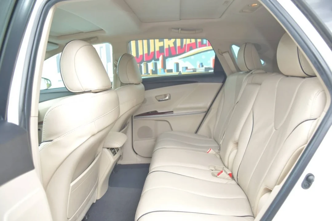 2013 Toyota Venza - Image 11 of 12