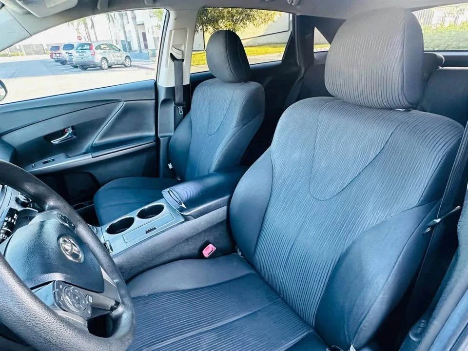 2013 Toyota Venza - Image 9 of 17