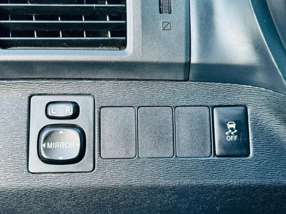 2013 Toyota Venza - Image 2 of 17