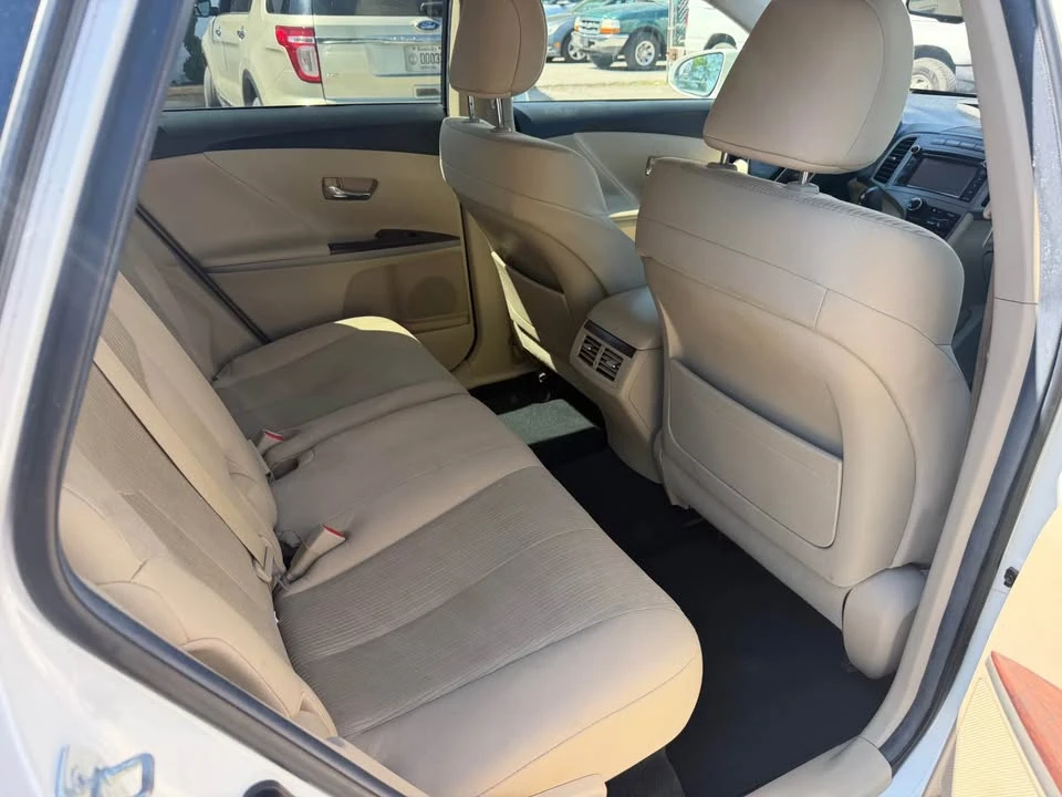 2013 Toyota Venza - Image 15 of 17