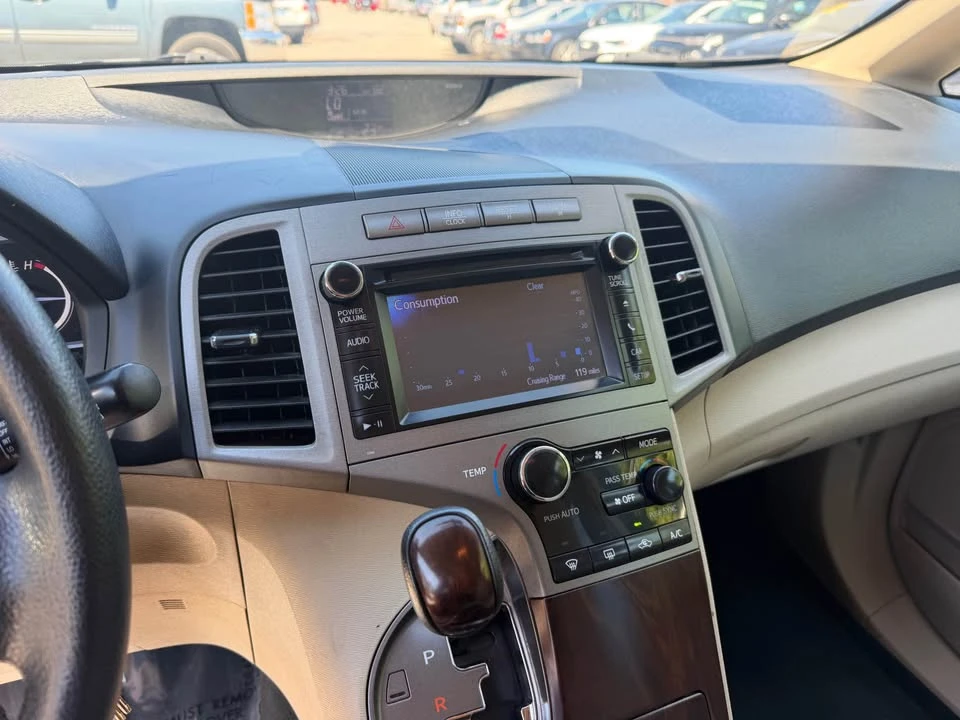 2013 Toyota Venza - Image 9 of 17