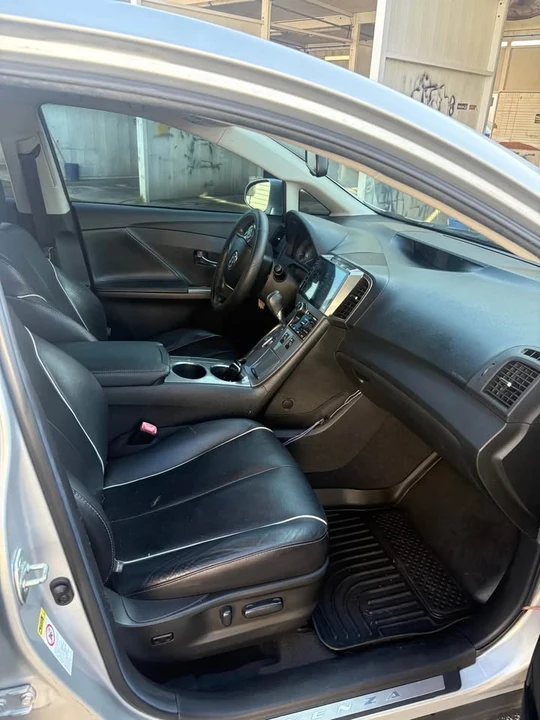 2013 Toyota Venza - Image 7 of 13