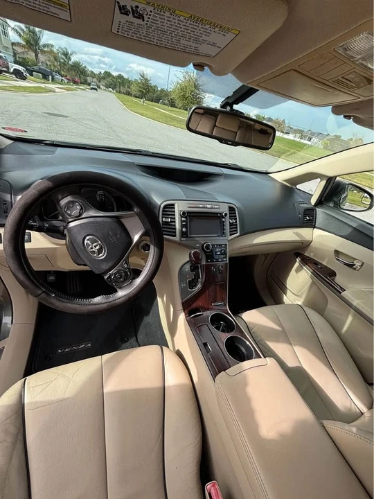 2013 Toyota Venza - Image 8 of 10