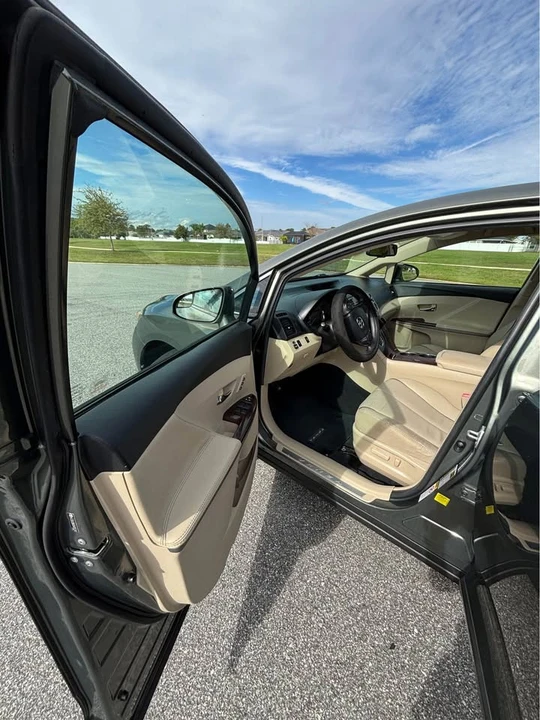 2013 Toyota Venza - Image 6 of 10
